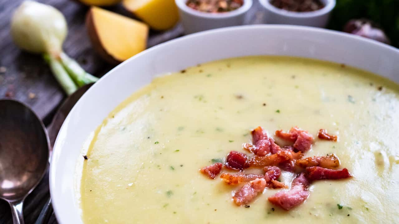 Caldo De Batata Queijo E Bacon Saboroso E Perfeito Para Jantar