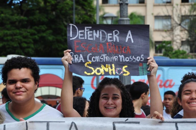 Brasil Avan A No Ideb Mas Apenas Ensino Fundamental Cumpre Meta