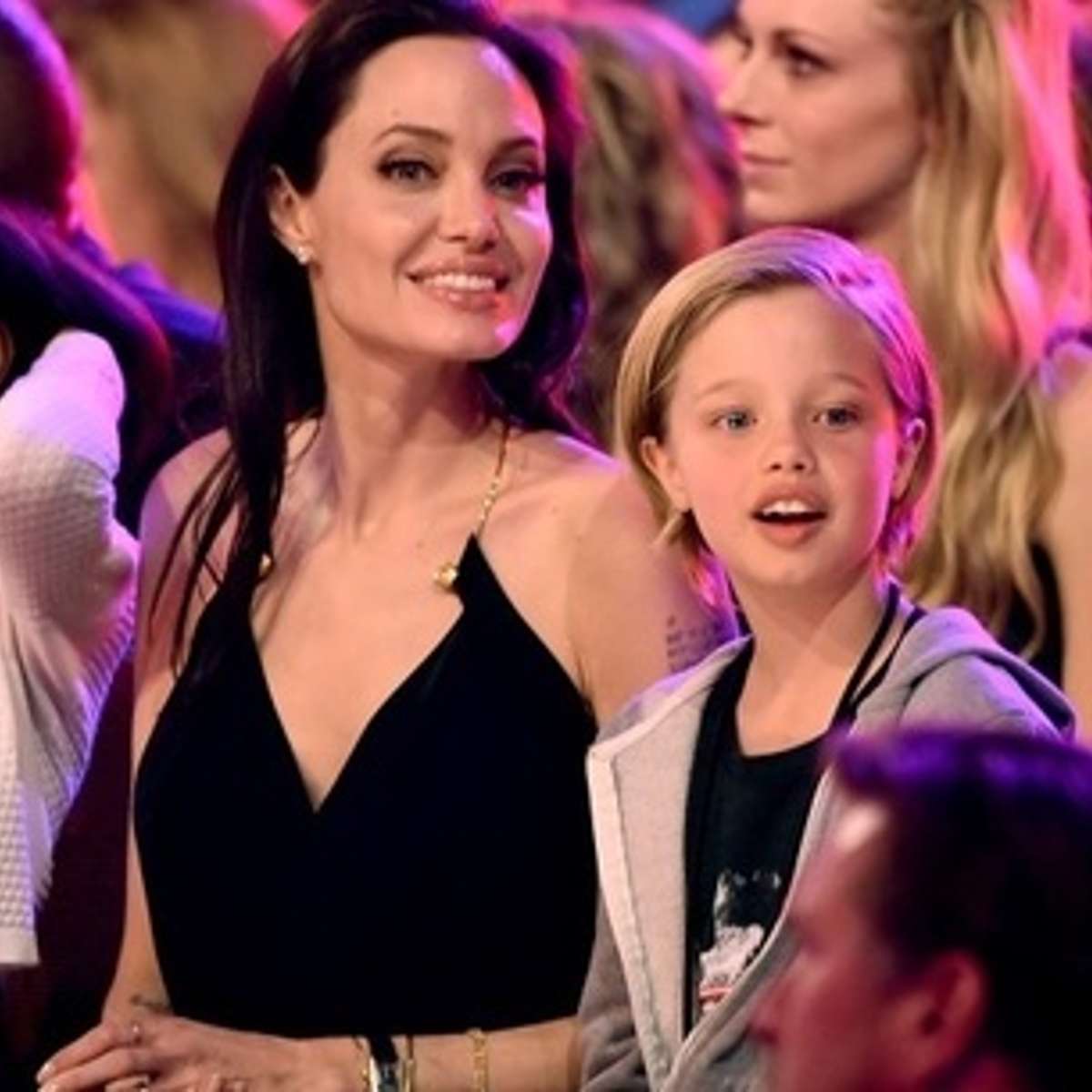 Filho de Angelina Jolie inicia transição do sexo biológico