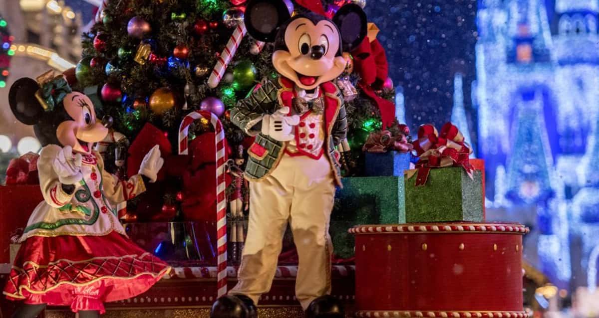 Disney transmite ao vivo novo show de fogos de Natal do Magic Kingdom
