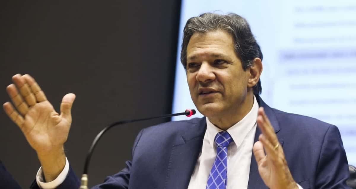 Haddad diz que governo vai tributar 'jogos eletrônicos' para compensar  correção da tabela do IR