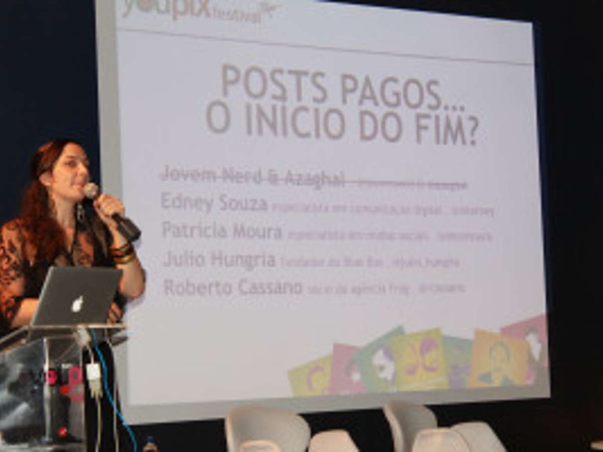 Fantoche que lê contos eróticos no YouTube é atração do festival youPIX