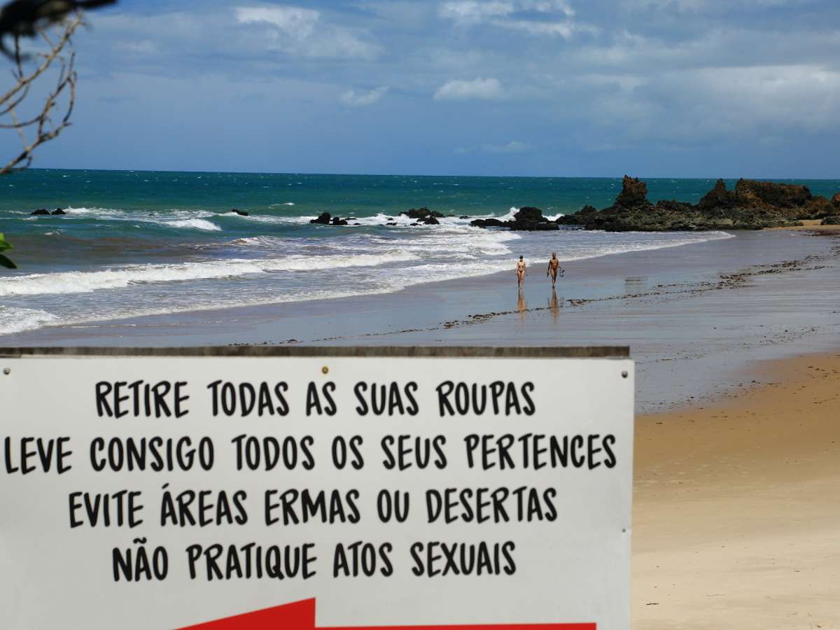 Brasil tem 8 praias oficiais de nudismo; saiba onde elas ficam