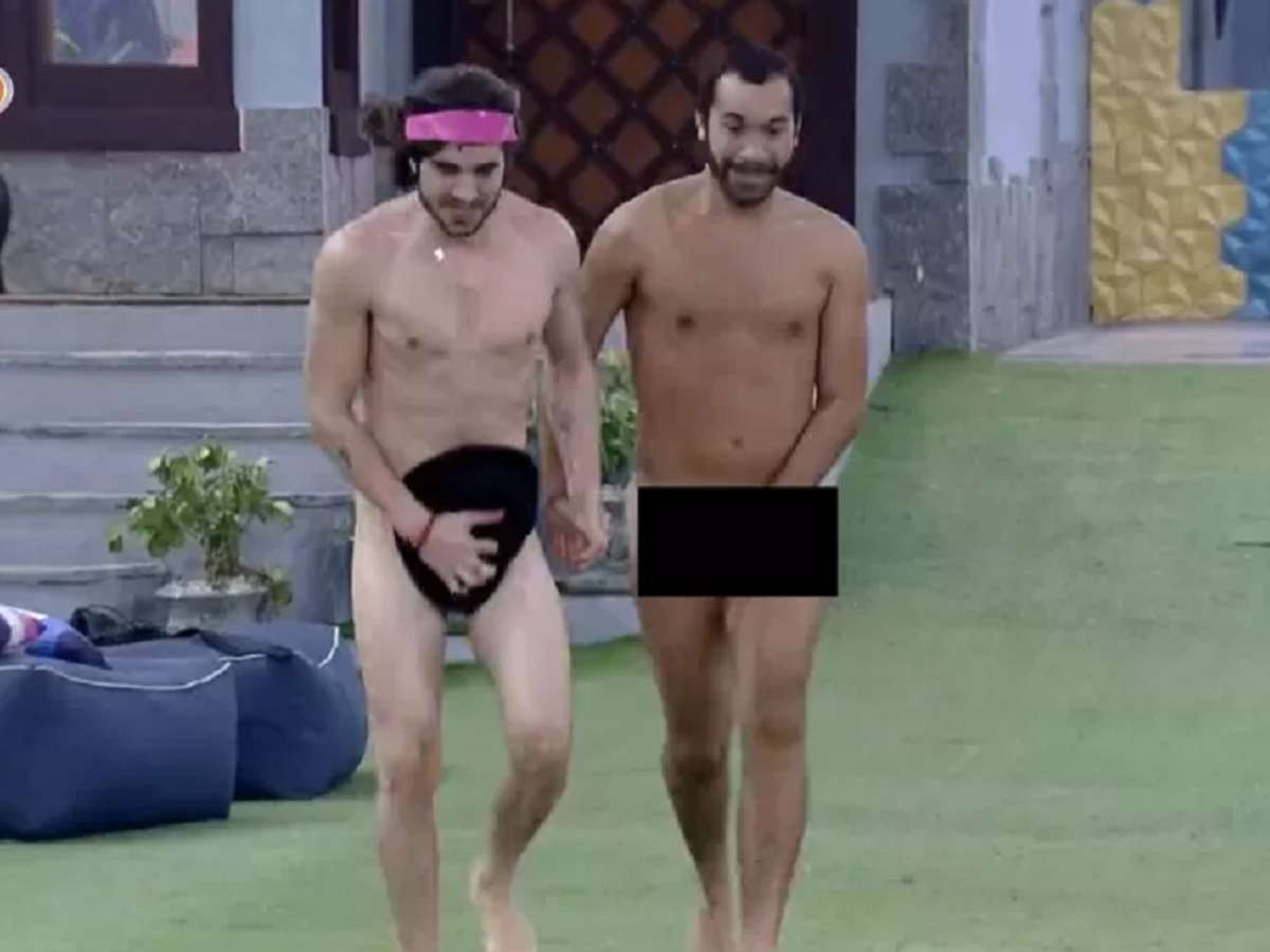 BBB 21: Gilberto e Fiuk dão selinho e pulam pelados na piscina