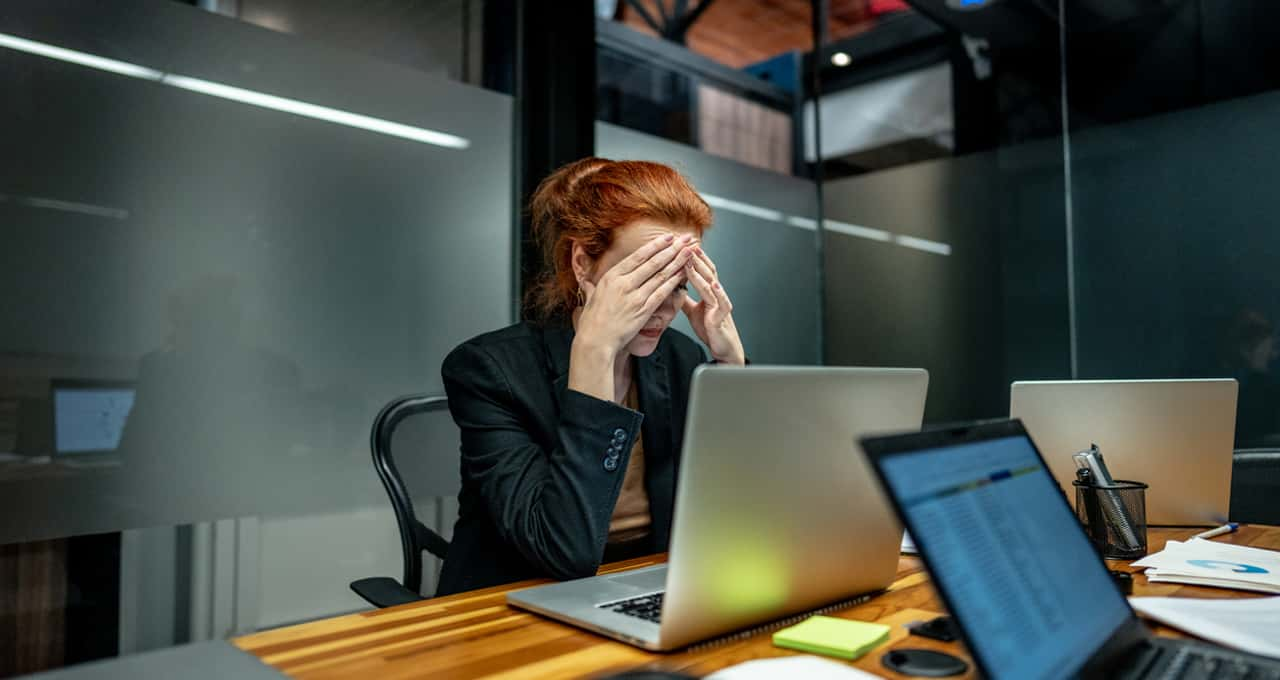 Burnout tem sintomas iniciais que muitos ignoram; veja quais