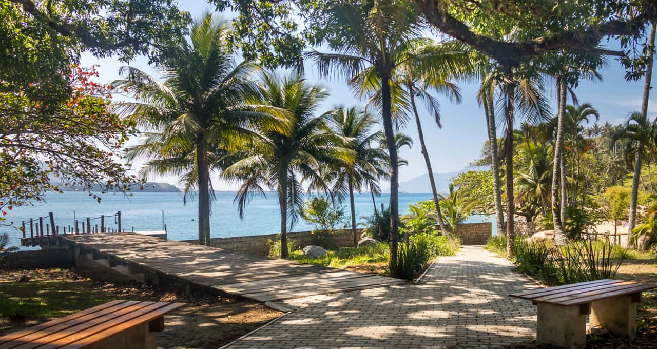 Ilhabela: 3 praias para curtir e relaxar sem gastar uma fortuna