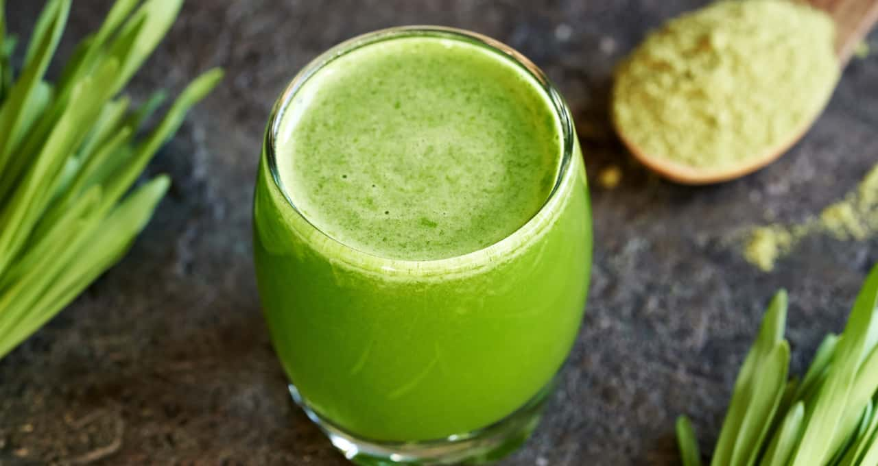 Descubra as melhores receitas de suco detox para o corpo e comece a semana mais leve