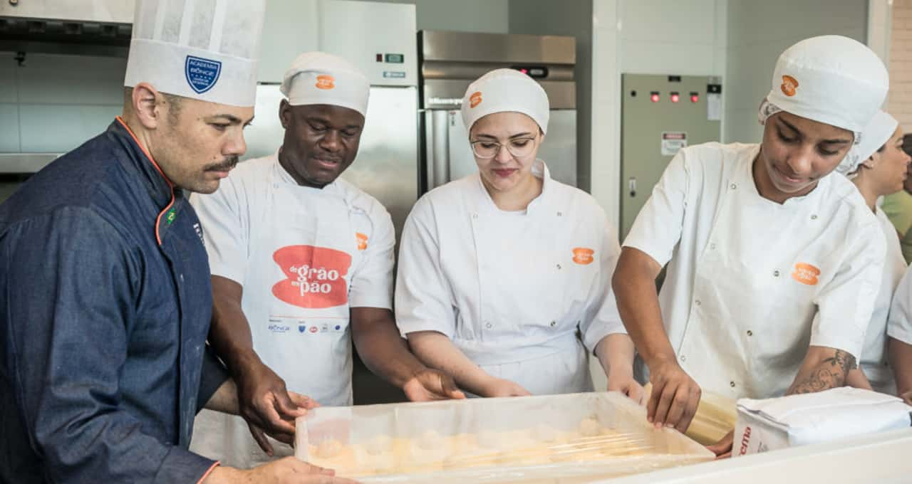 Fundação Bunge oferece cursos gratuitos de panificação e confeitaria para jovens