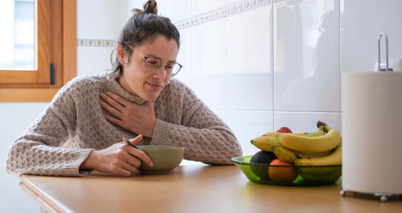 O sinal de câncer que pode surgir enquanto você está comendo