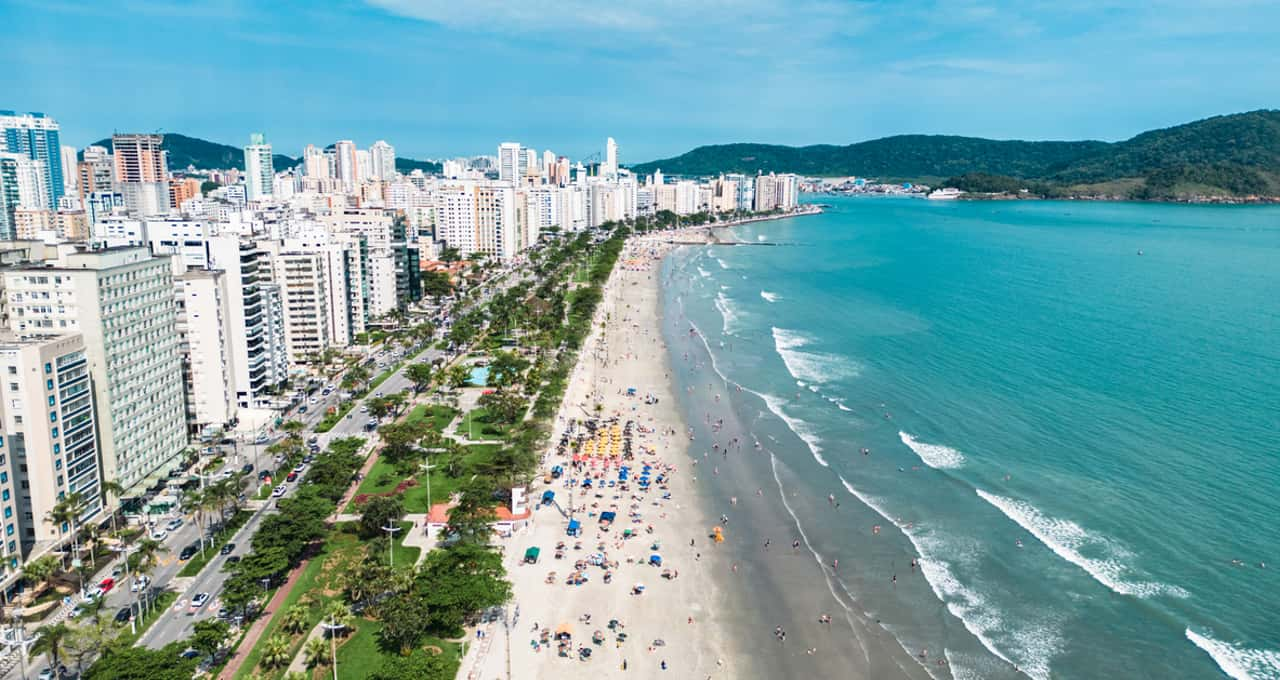 3 praias para fazer um bate e volta em Santos (SP)