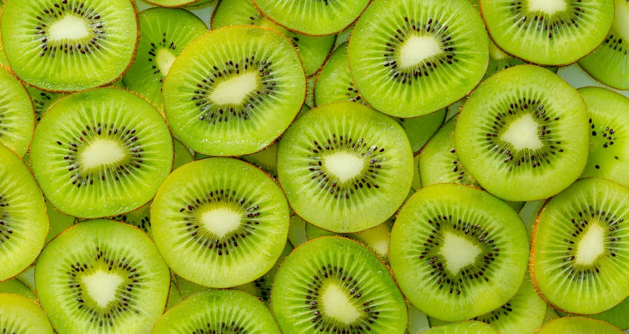 Kiwi é capaz de melhorar a saúde mental em 4 dias, diz estudo