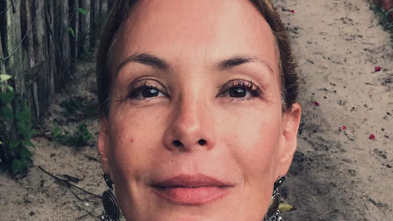 Carolina Ferraz Esbanja Beleza Em Selfie Sem Maquiagem 