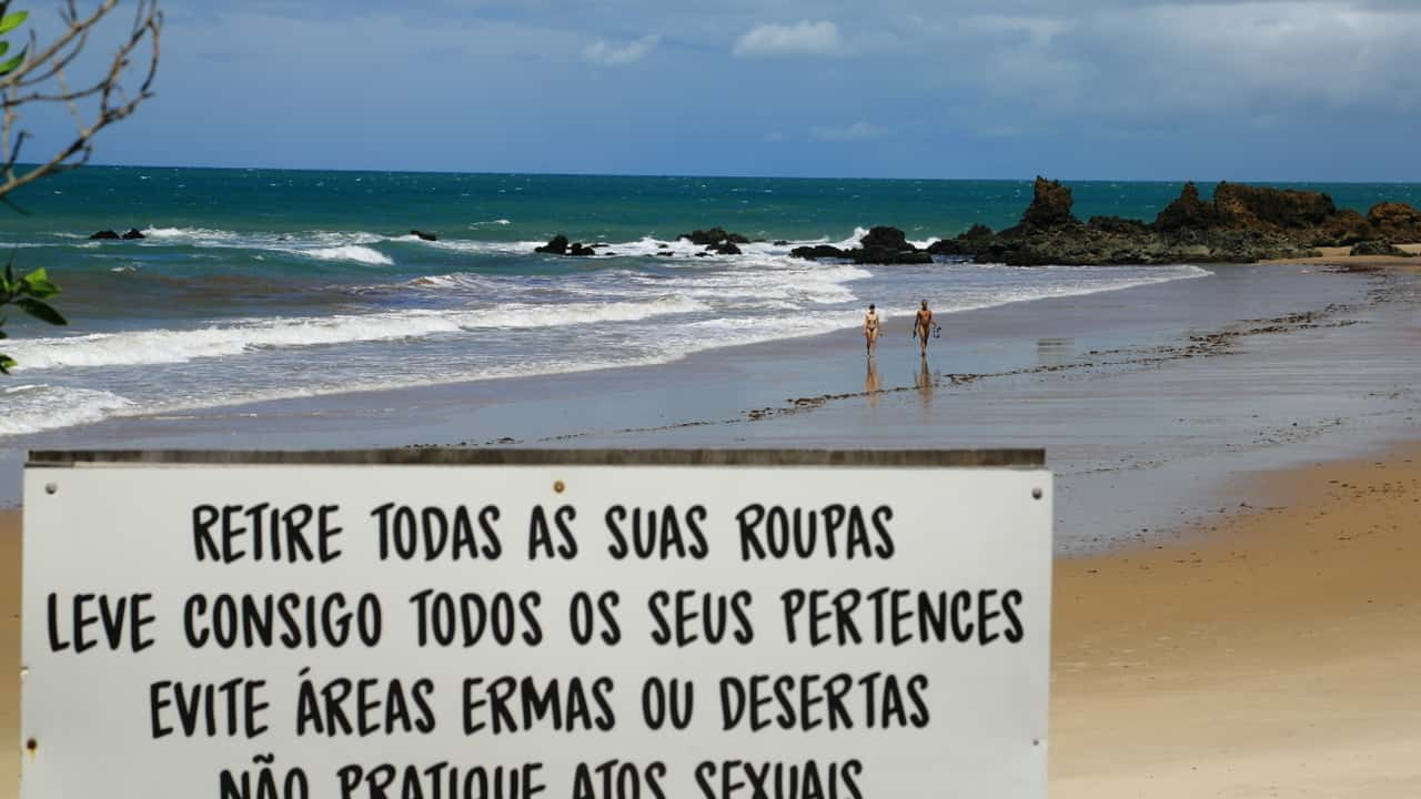 Brasil tem 8 praias oficiais de nudismo; saiba onde elas ficam