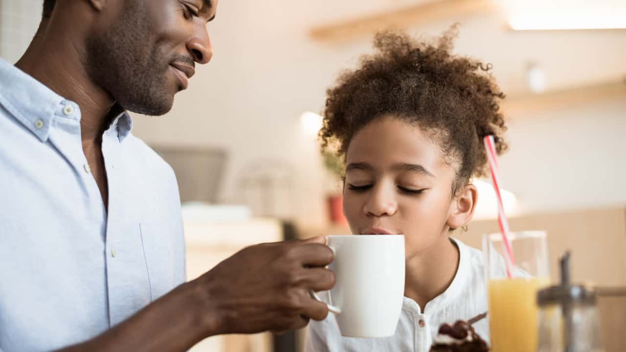 Posso Dar Café Para Crianças Entenda O Que A Bebida Causa Nos Pequenos 