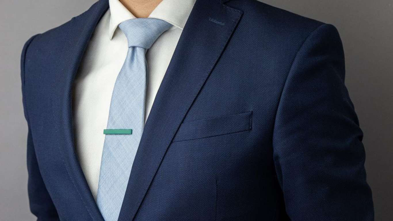 O Francês cria gravatas artesanais fora do óbvio e cheias de personalidade