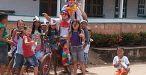 Projeto vai a comunidades ribeirinhas da Amazônia para conquistar crianças com teatro, diversão e literatura
