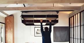 Para ganhar espaço, designer põe cama no teto