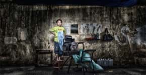 Fotógrafo retrata crianças pobres do Vietnã encenando a profissão de seus sonhos