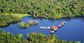 Conheça uma pousada que sobe e desce ao sabor das cheias da Amazônia