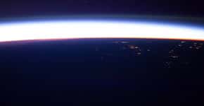 O amanhecer visto do espaço