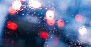 Saiba como não deixar o vidro do carro embaçar em dias de chuva