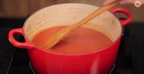 Aprenda a fazer molho de tomate caseiro