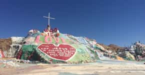 Salvation Mountain, a colorida arte no meio do deserto da Califórnia