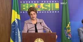 Dilma recebe apoio de artistas e intelectuais no Palácio do Planalto