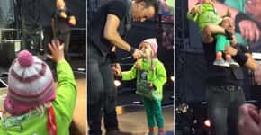 Menininha de 4 anos rouba cena de Bruce Springsteen em vídeo fofo