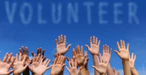 Entenda como o trabalho voluntário pode valorizar sua carreira