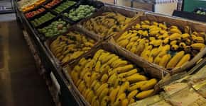 Mercado na Austrália distribui alimentos que seriam descartados