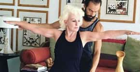 Ana Maria Braga faz ioga aos 68 anos e dá show de elasticidade