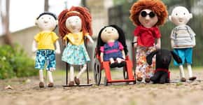 Artesã cria bonecas que retratam crianças com deficiência