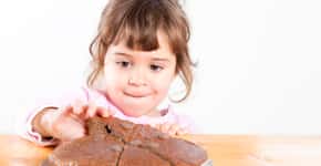 Receita rápida e prática de bolo caseiro para crianças
