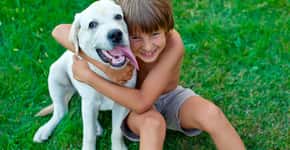 Conviver com cães reduz risco de asma em crianças, diz estudo