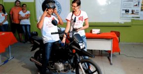 Estudantes da Bahia criam mecanismo para evitar acidentes em motocicletas