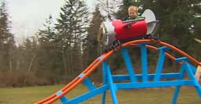 Piloto constrói montanha-russa no jardim para o filho de 3 anos