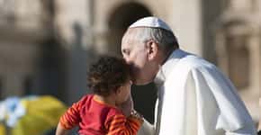 Em batizado na Capela Sistina, Papa Francisco defende amamentação em locais públicos