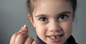O que fazer quando o dente cai? Crianças contam experiências