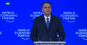 Davos: em discurso curto, Bolsonaro destaca ambiente e economia