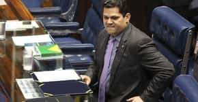 Folha lança bomba no  presidente do Senado, apoiado por Bolsonaro