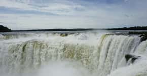 Conheça Foz do Iguaçu por terra, água e ar