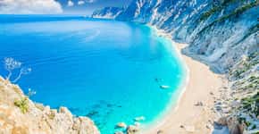 Kefalonia, a ilha de mar azul neon mais paradisíaca da Grécia