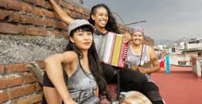 Banda feminina mexicana toca em festa no Estúdio Bixiga