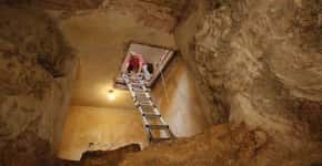 Família de Jerusalém descobre banheiro de 2.000 anos