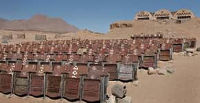 Fotógrafo registra cinema abandonado no Deserto do Sinai, Egito
