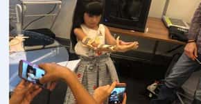 Garota de 7 anos ganha prótese feita por impressora 3D