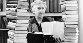 Livros de Agatha Christie são espalhados pela cidade