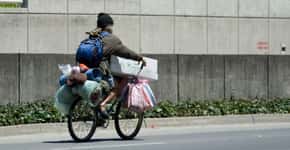 Pedal Social empresta bicicletas para moradores de rua que querem voltar a trabalhar