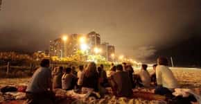Rio celebra a lua cheia com meditação coletiva nas praias